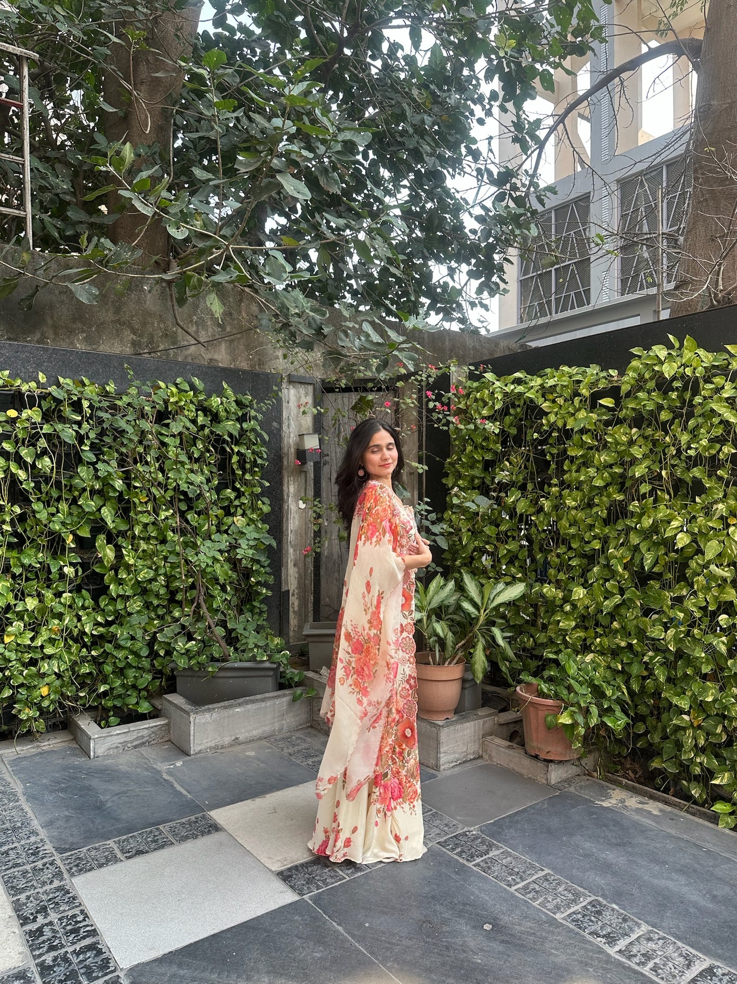 Oorja Ivory Floral Multicoloured Cape Set