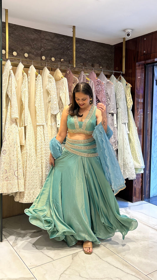 Perfect for bridesmaids, bridal trousseau, mehendi, carnival, etc. Easy to carry and chill and chic lehenga for a dreamy girly vibe