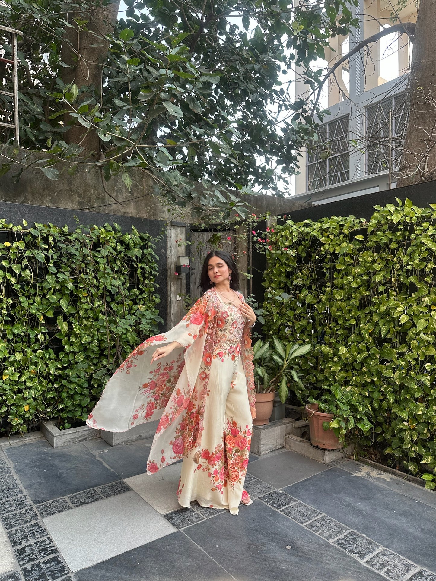 Oorja Ivory Floral Multicoloured Cape Set