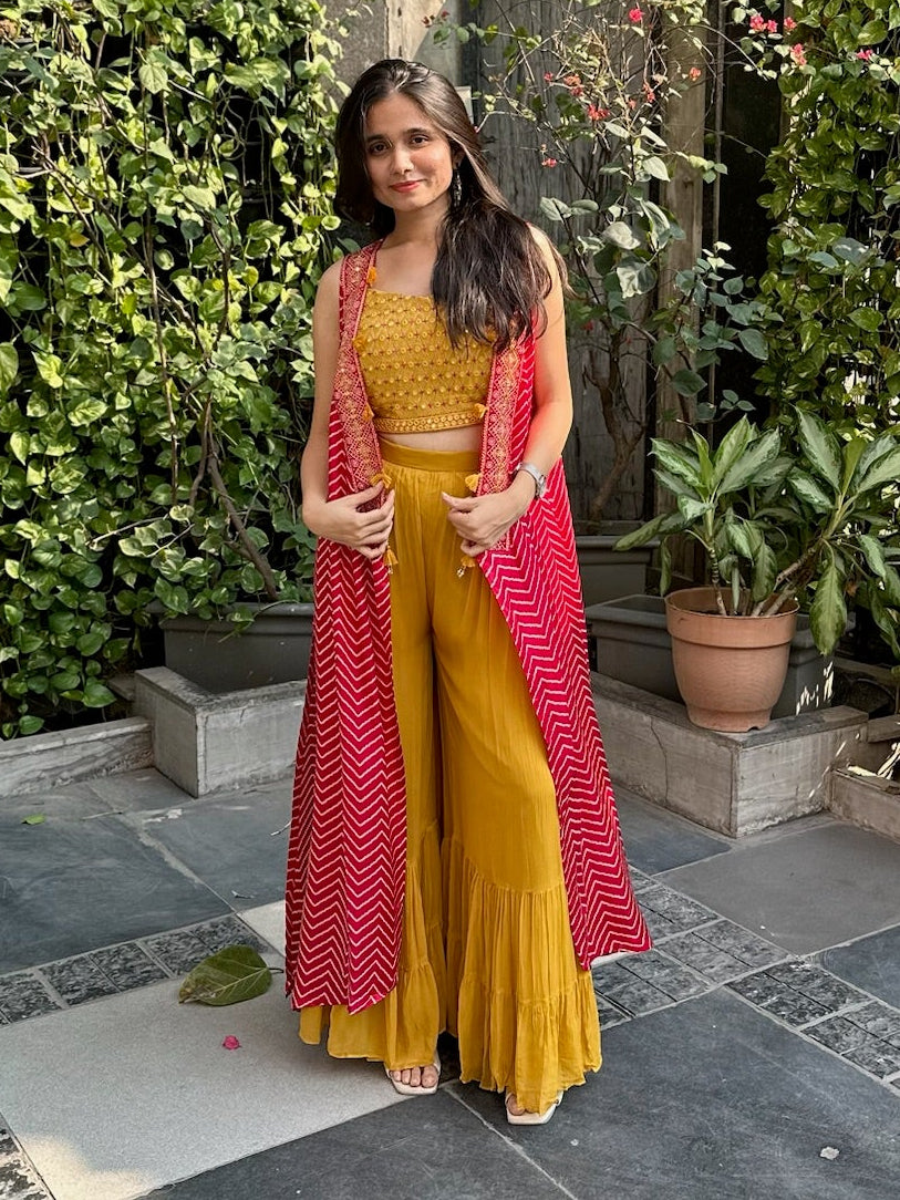 Leheriya indo-western vibes perfect for mehendi, haldi, bhaat, maayra, kirtan, carnival etc