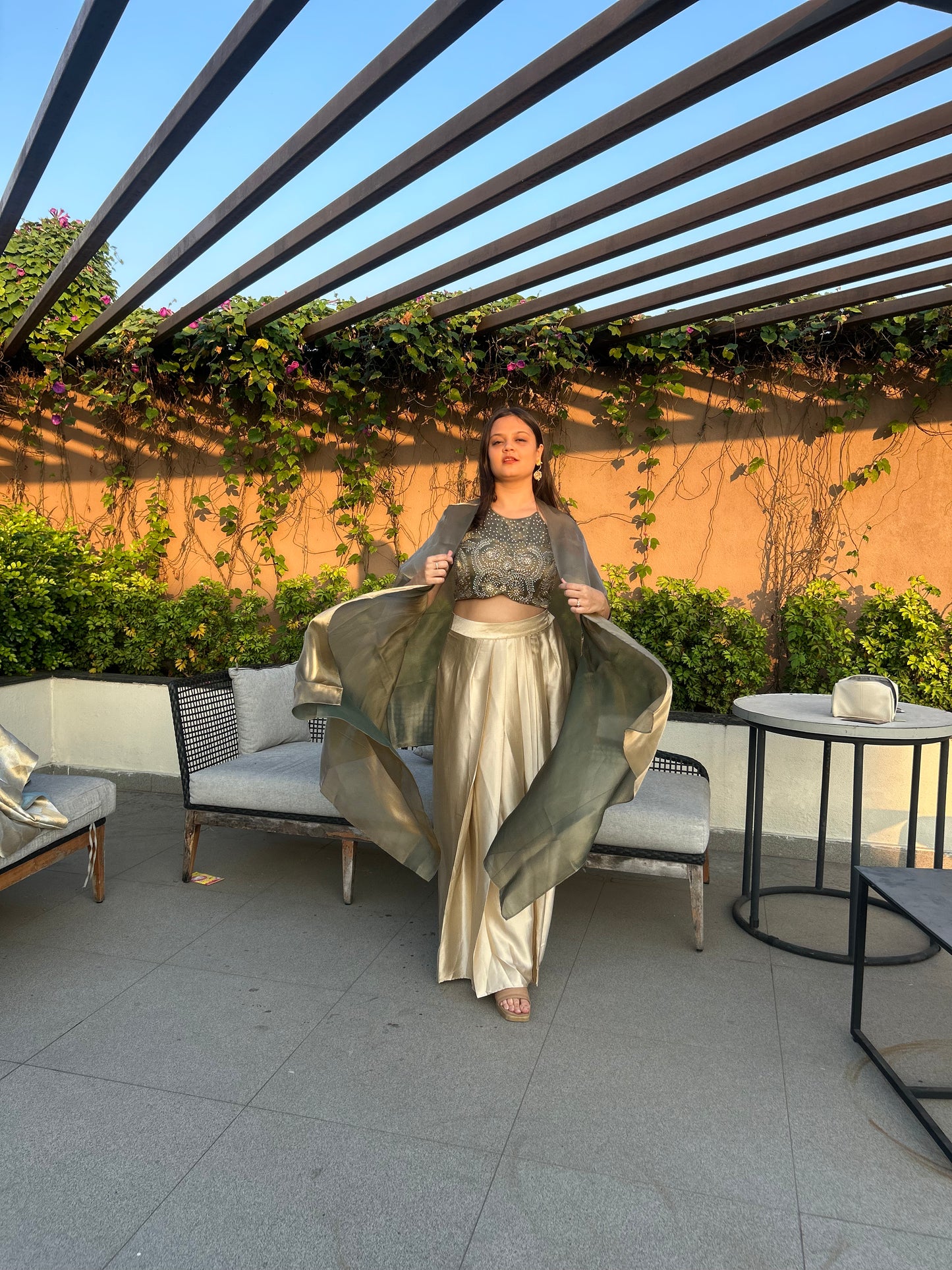 Mahirie – Metallic Gold Indo-Western Cape Style Set